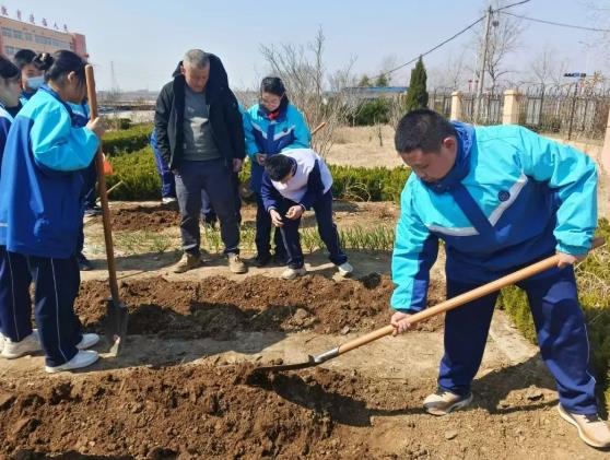 W020250320419609380904